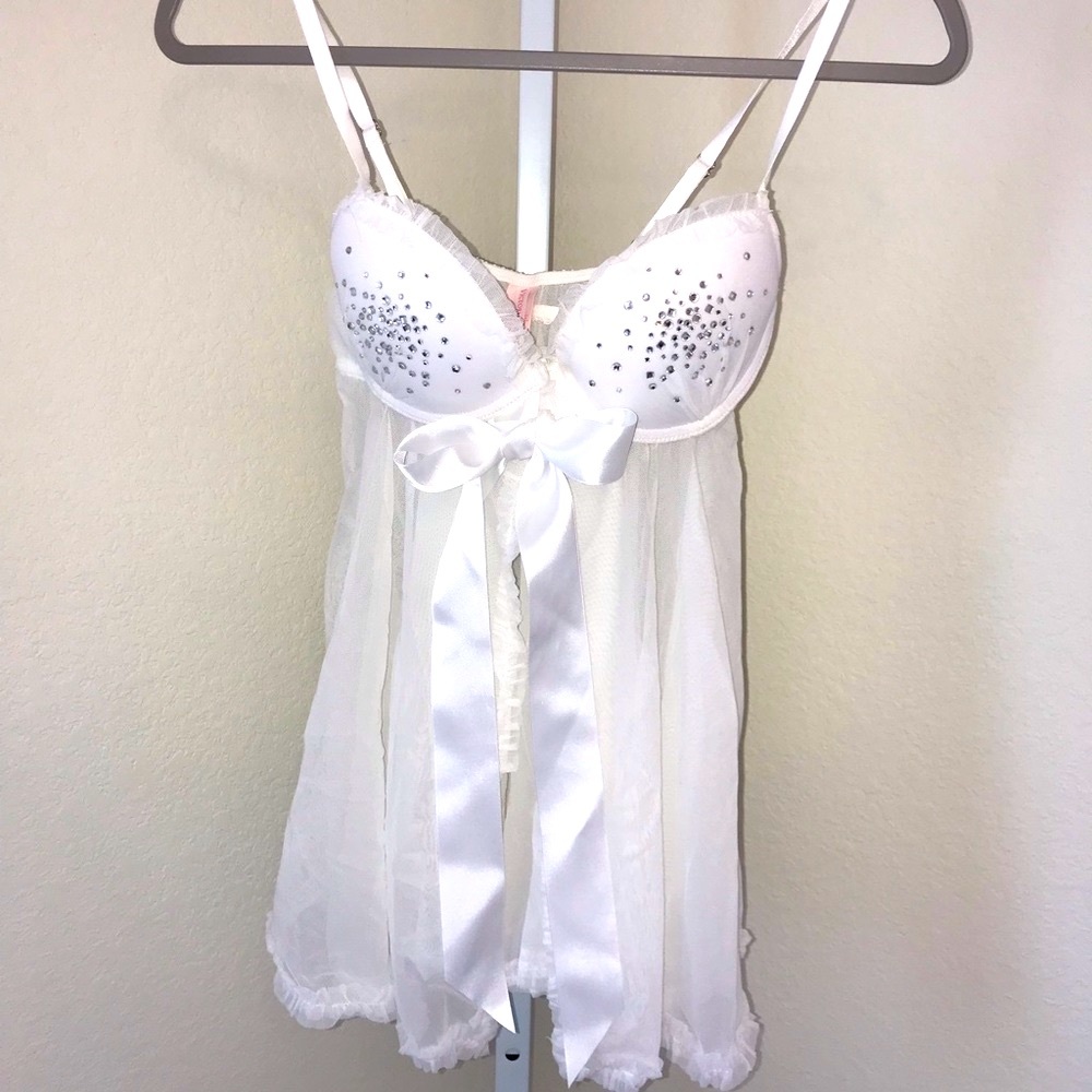 Victoria’s Secret White Lingerie set- 34C